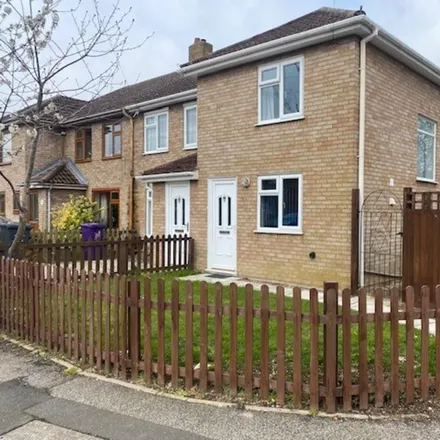 Rent this 2 bed house on The Close in Royston, SG8 7JT