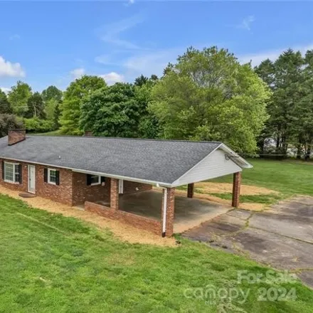 Image 4 - 165 Mayes Parker Lane, Alexander County, NC 28681, USA - House for sale