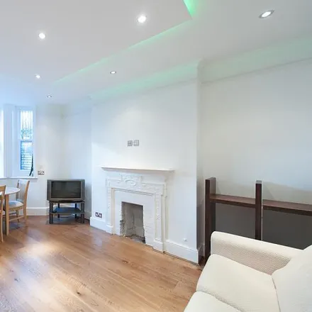 Rent this 2 bed apartment on Albert Mansions in Luxborough Street, London