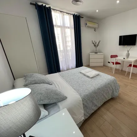 Rent this studio apartment on Gran Vía in 69, 28013 Madrid