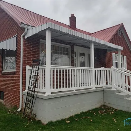 Buy this 3 bed house on 401 Arabella Street in Defiance, OH 43512