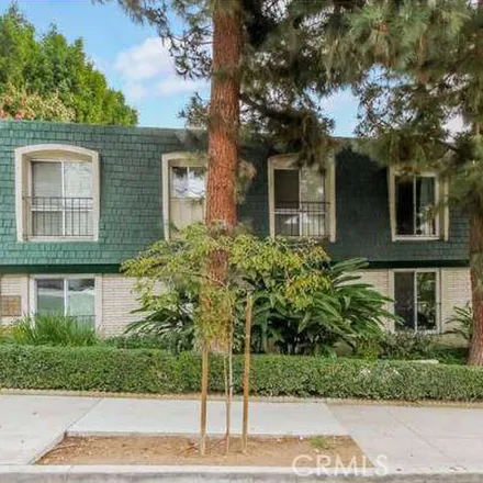 Rent this 1 bed apartment on 972 Larrabee Street in West Hollywood, CA 90069