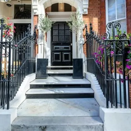 Image 2 - 2 Green Street, London, W1K 6RS, United Kingdom - Apartment for rent