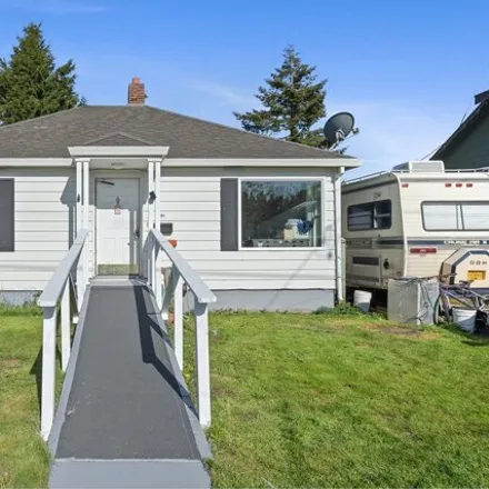 Buy this 2 bed house on 751 Elm Avenue in Tillamook, OR 97141