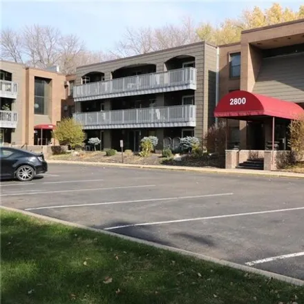 Image 2 - 2875 Huron Street, Roseville, MN 55113, USA - Condo for sale