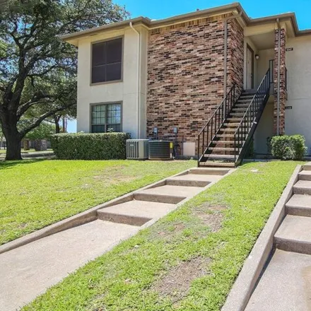 Buy this 2 bed condo on 1087 Turtle Lake Boulevard in Irving, TX 75060