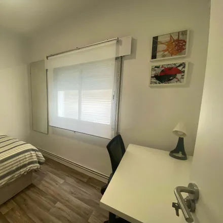 Rent this 1 bed room on Calle de Cayetano Pando in 3, 28047 Madrid