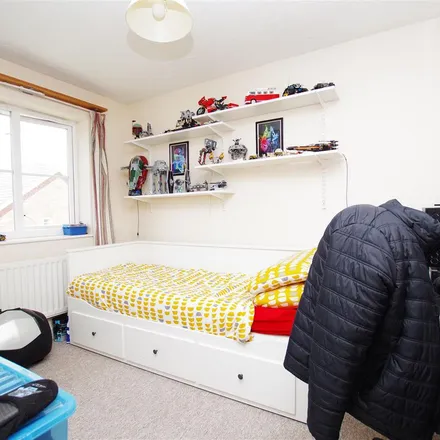 Rent this 3 bed apartment on Exmoor Close in Swindon, SN25 1FD