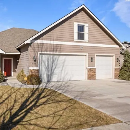 Buy this 3 bed house on Metaline Avenue in Kennewick, WA 99338