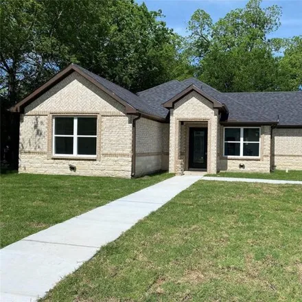 Buy this 3 bed house on 181 York Street in Wills Point, TX 75169