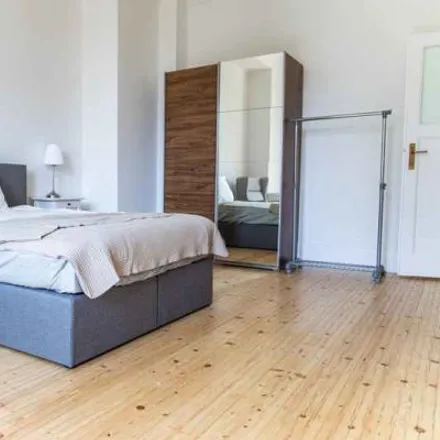 Rent this 6 bed room on Schweizer Straße 10 in 60594 Frankfurt, Germany