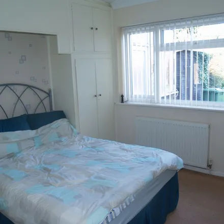 Rent this 2 bed apartment on Wayfield Road in Shirley, B90 3HE