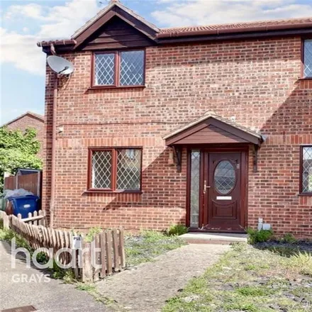 Rent this 3 bed duplex on Elmdon Road in South Ockendon, RM15 5BF