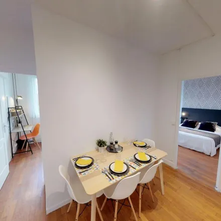 Rent this 4 bed apartment on 15 Boulevard de Dixmude in 75017 Paris, France