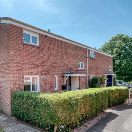 Buy this 3 bed duplex on Upton Close in Redditch, B98 0PD