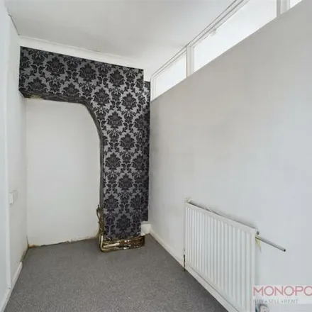 Image 6 - Bryn Y Gaer Road, Pentre Broughton, LL11 6DS, United Kingdom - Townhouse for sale