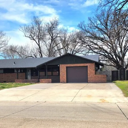 Buy this 3 bed house on 609 North Hartup Street in McPherson, KS 67460