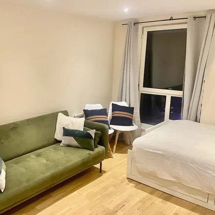 Rent this 1 bed apartment on London in E2 6FE, United Kingdom