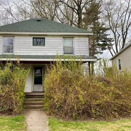 Buy this 4 bed house on 563 Buffalo Street in Conneaut, OH 44030