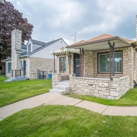 Buy this 2 bed house on 4008 West Capitol Drive in Milwaukee, WI 53216