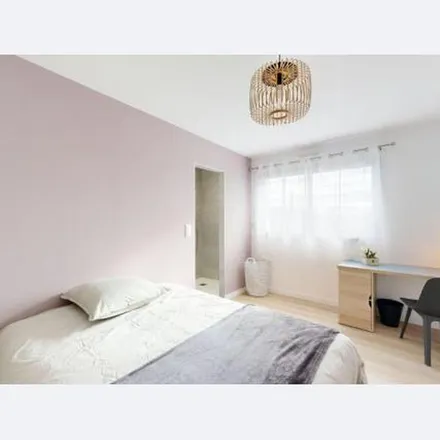 Image 3 - 7 Place Charles de Gaulle, 33700 Mérignac, France - Apartment for rent