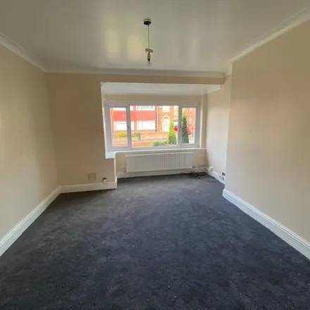 Rent this 3 bed duplex on Malton Road in Doncaster, DN2 5JR