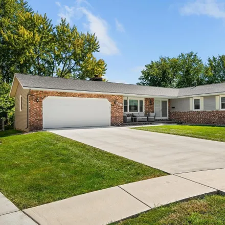 Image 3 - 647 Yorkshire Drive, Washington, IL 61571, USA - House for sale