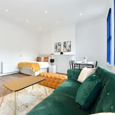 Rent this 2 bed apartment on Amier in 333 North End Road, London
