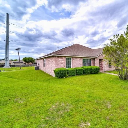 Image 2 - 601 Rolling Meadow Drive, Lancaster, TX 75146, USA - House for rent