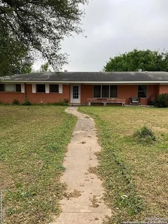 Image 2 - 1103 W Hondo Ave, Devine, Texas, 78016 - House for sale