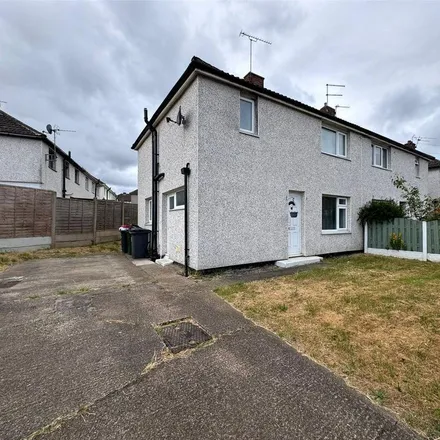 Rent this 3 bed duplex on Holly Crescent in Bramley, S66 3PL