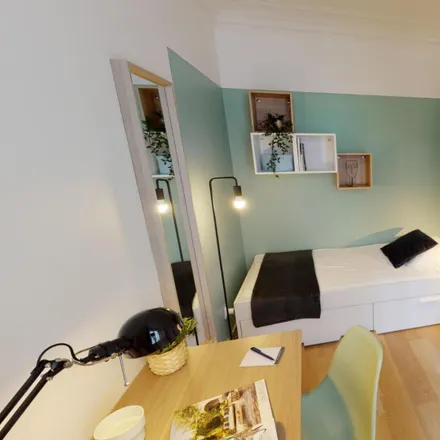 Rent this 4 bed room on 39 Rue d'Amsterdam in 75008 Paris, France