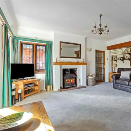 Image 3 - Pound Cottage, The Street, Bramley, RG26 5BS, United Kingdom - House for sale
