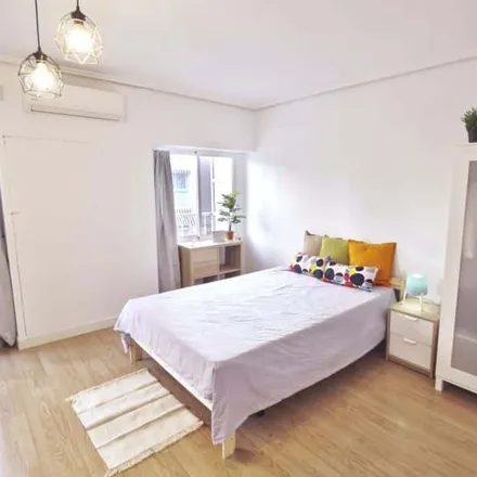 Rent this 3 bed room on Carrer de Maties Perelló in 2, 46005 Valencia