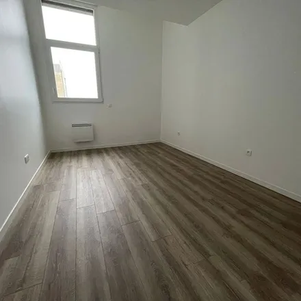 Rent this 3 bed apartment on 13 Rue Jackie Perlot in 51100 Reims, France