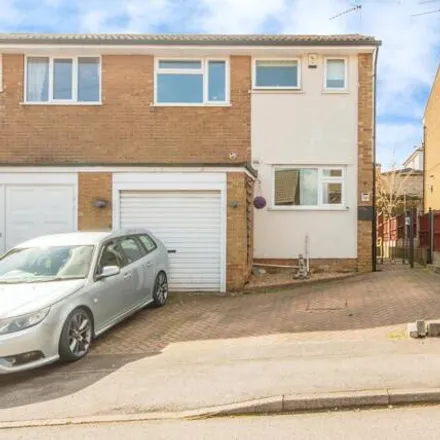 Buy this 3 bed duplex on Barlow Road in Sheffield, S6 5HR