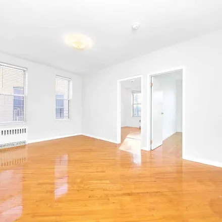 Image 6 - 949 53rd Street, New York, NY 11219, USA - Townhouse for rent