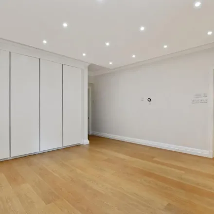 Image 6 - Hedonism Wines, 3-7 Davies Street, London, W1K 3LD, United Kingdom - Apartment for rent