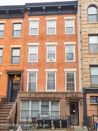 Buy this 6 bed house on 115 President Street in New York, NY 11231