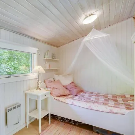 Rent this 3 bed house on Løgstør Golfklub in Sønderport, 9670 Løgstør