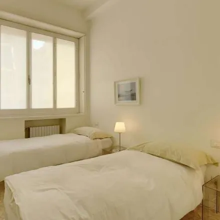 Image 6 - Via Giovanni Battista Pergolesi, 20124 Milan MI, Italy - Apartment for rent