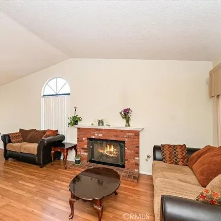 Image 3 - 12238 San Jacinto Drive, Victorville, CA 92392, USA - House for sale