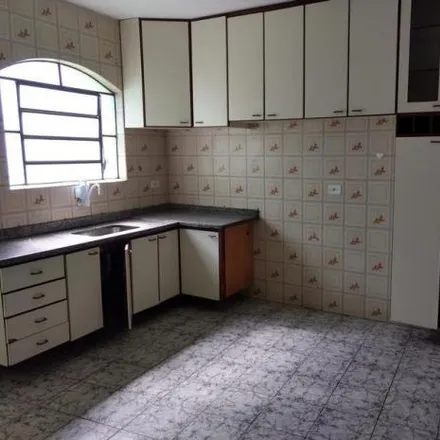 Rent this 2 bed house on Rua Manoel Rodrigues Roseira in Jardim Santo Antônio, Osasco - SP
