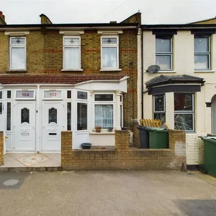 Buy this 3 bed townhouse on Salop Road in London, E17 7HL