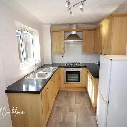 Image 2 - Oakridge, Cardiff, CF14 9BW, United Kingdom - Apartment for rent