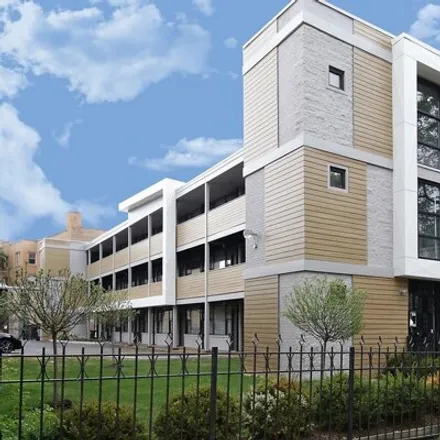 Rent this 1 bed apartment on 1666 West Pratt Boulevard in Chicago, IL 60626