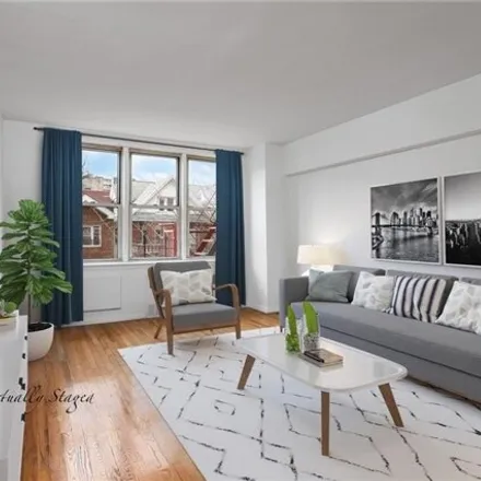 Image 2 - 495 East 7th Street, New York, NY 11218, USA - Apartment for sale