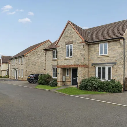Buy this 4 bed house on 17 Bluebell Close in Yate Rocks, BS37 7DN