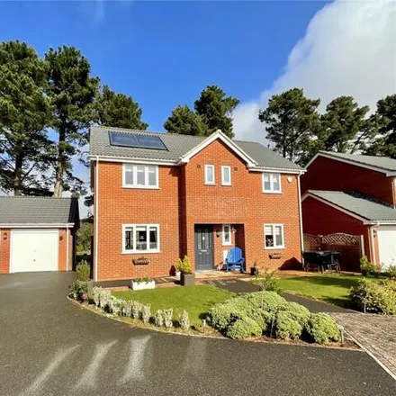 Buy this 4 bed house on unnamed road in Highcliffe-on-Sea, BH23 4FQ