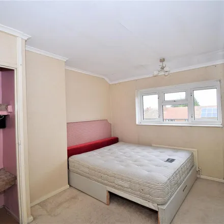 Rent this 4 bed apartment on Maybury Road in London, IG11 0PG